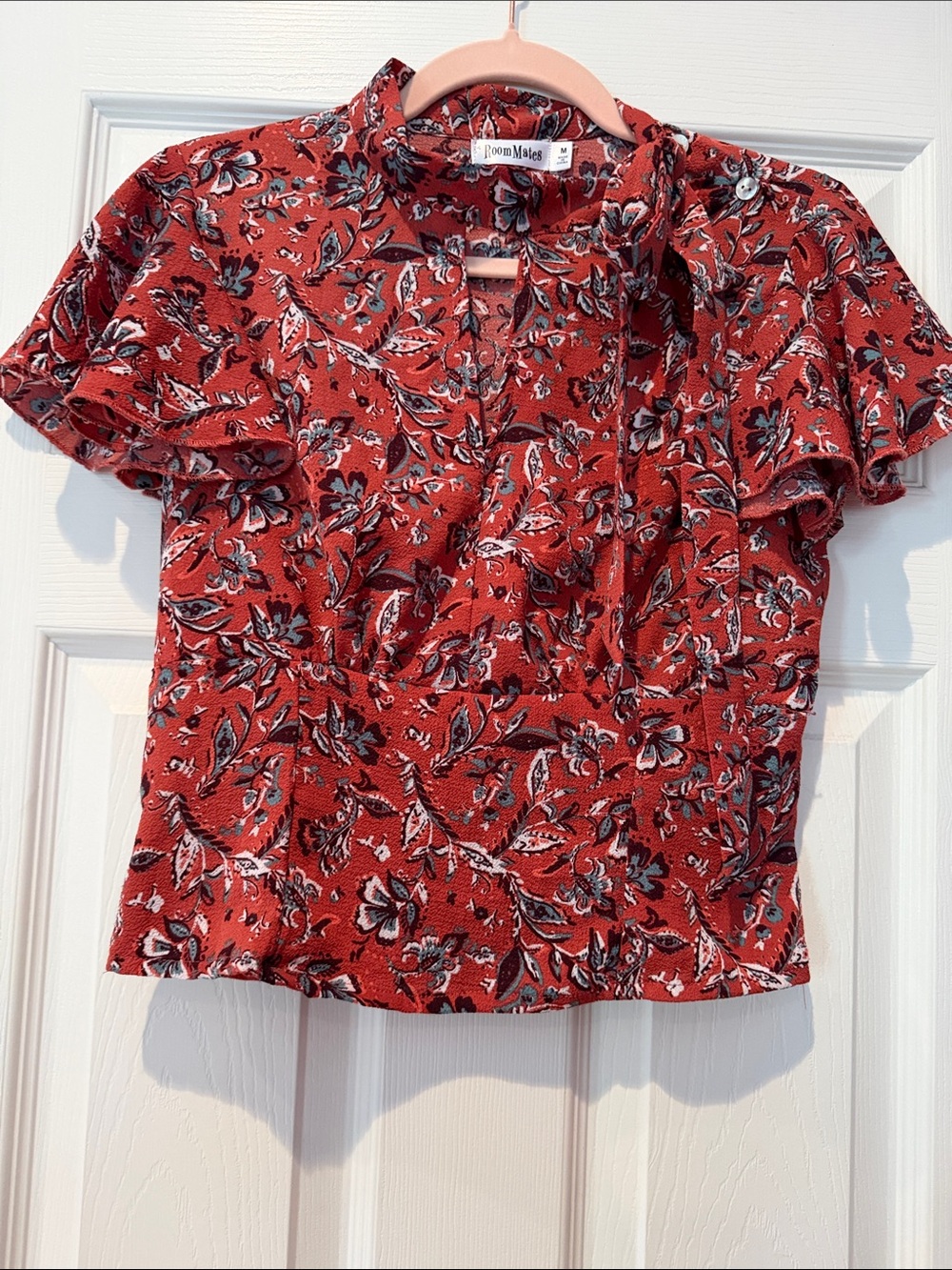 Roommates Rust Red Floral Flutter Sleeve Blouse
